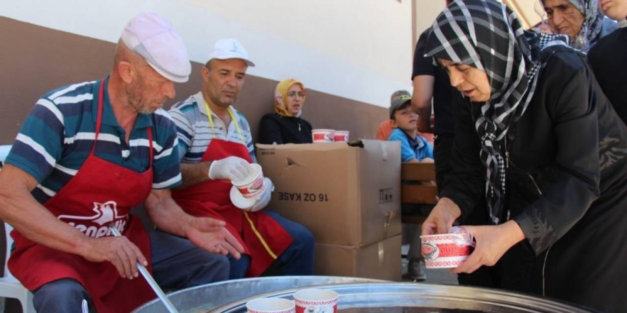 Osmaneli’nde 2 Bin Kişiye Aşure Dağıtıldı