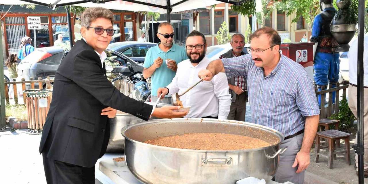 Emet Belediyesinden 5 Bin Kişilik Aşure İkramı