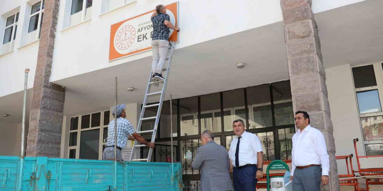 Vali Yiğitbaşı, Yıkılacak Okullarda İncelemelerde Bulundu