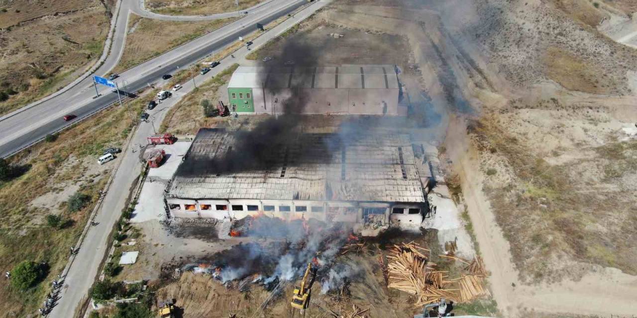 Kastamonu’daki Fabrika Yangını Havadan Görüntülendi