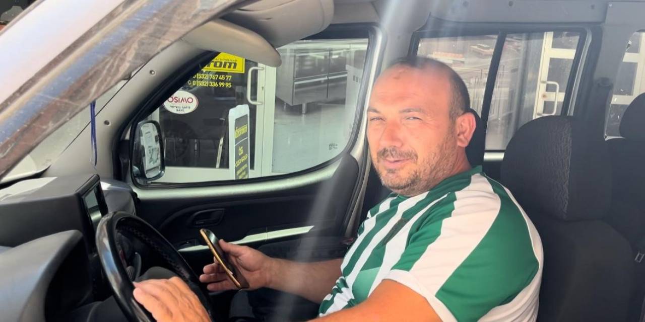 Aldığı Araç Kabusu Olmuştu: Mahkemeyi Kazanınca Mutluluktan Şarkı Söyledi