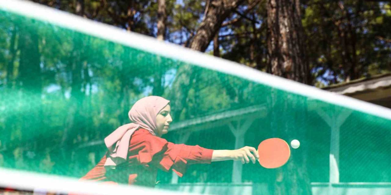 Depremzede Gençler Büyükşehir Gençlik Kampı’nda Moral Depoluyor