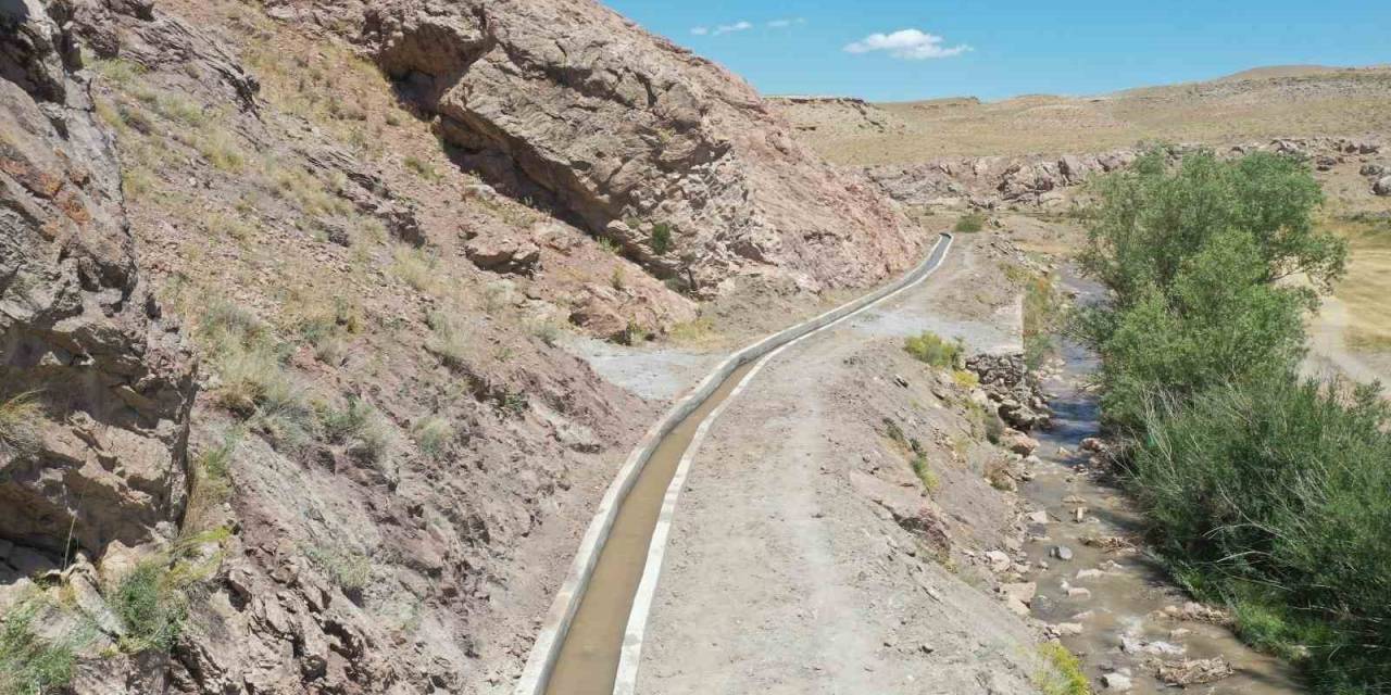Van’da Yıllardır Boşa Akan Dere Suyu Tarıma Kazandırıldı