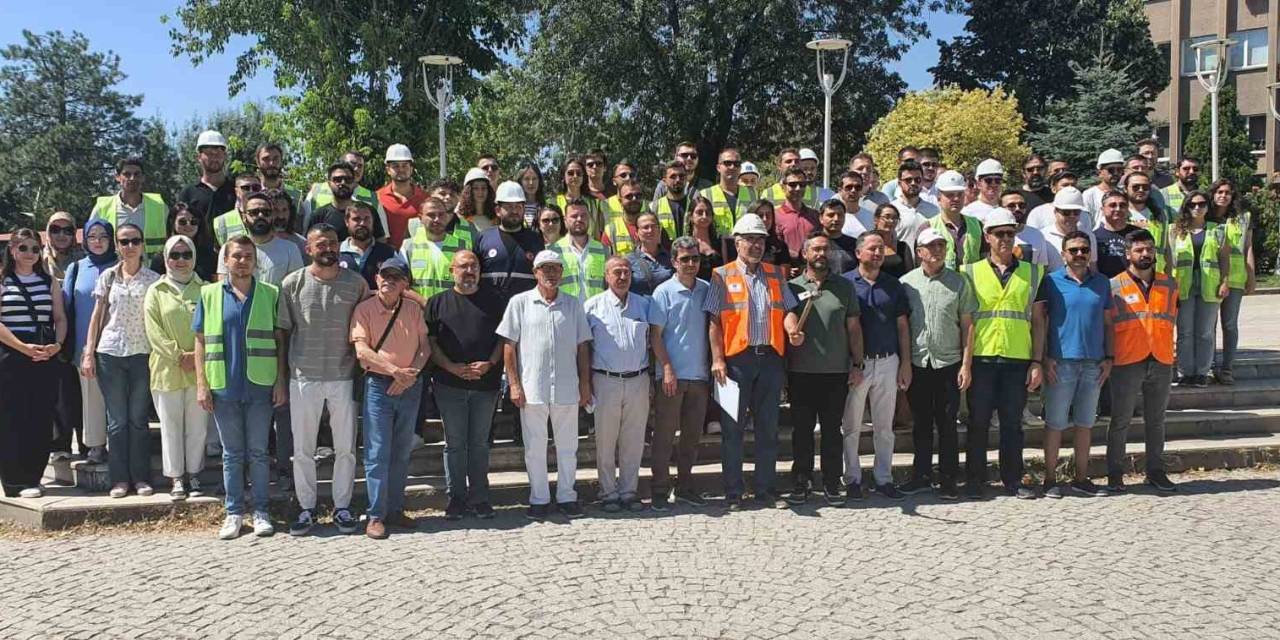 Betonun Sıkıştırılmasını İsteyen Mühendislere Keserli Saldırı