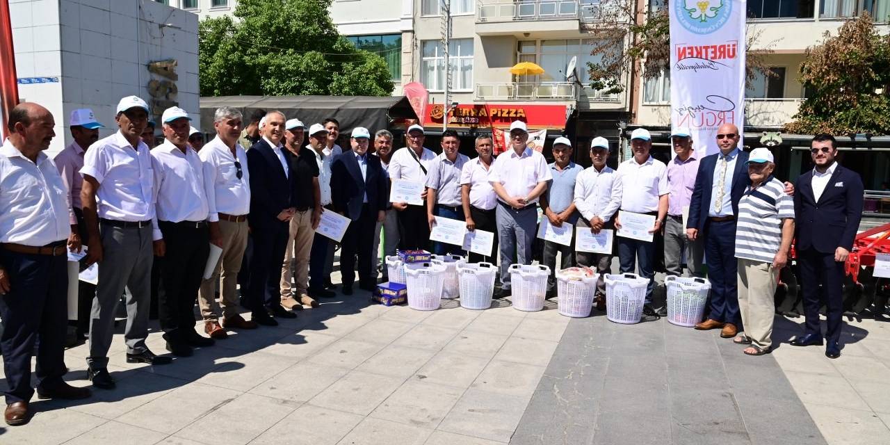 Başkan Ergün 60 Tarım Makinesi Teslim Etti