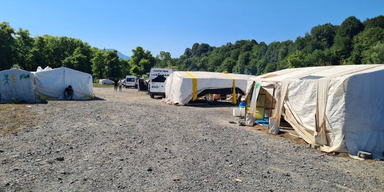 Ekmek Parası İçin Kilometrelerce Uzaktan Geldiler