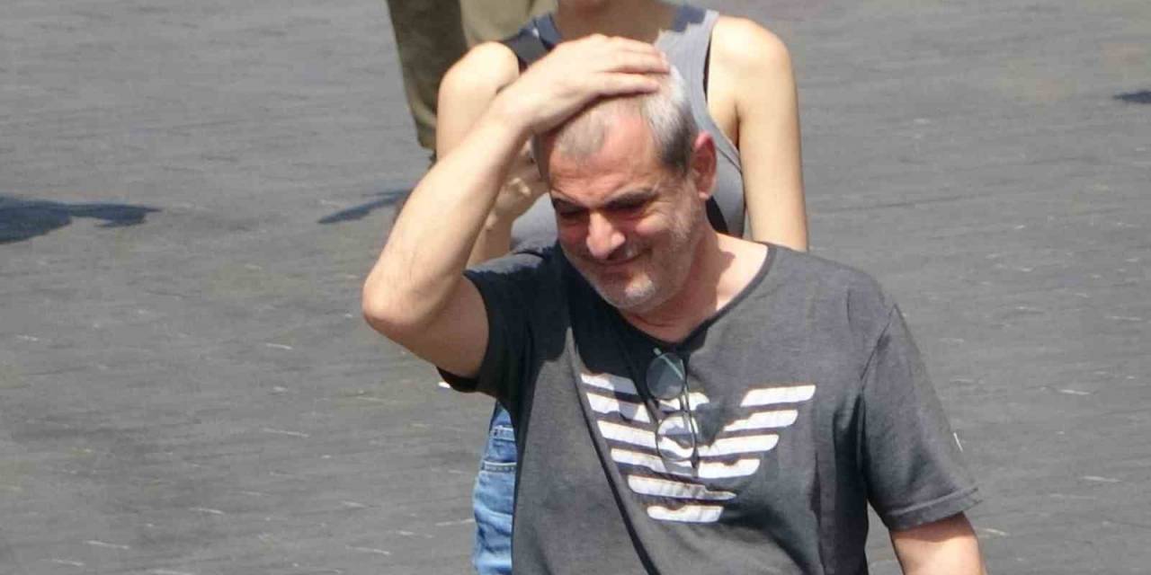 Taksim’e Gelenlerin Sıcak Havayla İmtihanı: Termometreler 40 Dereceyi Gösterdi