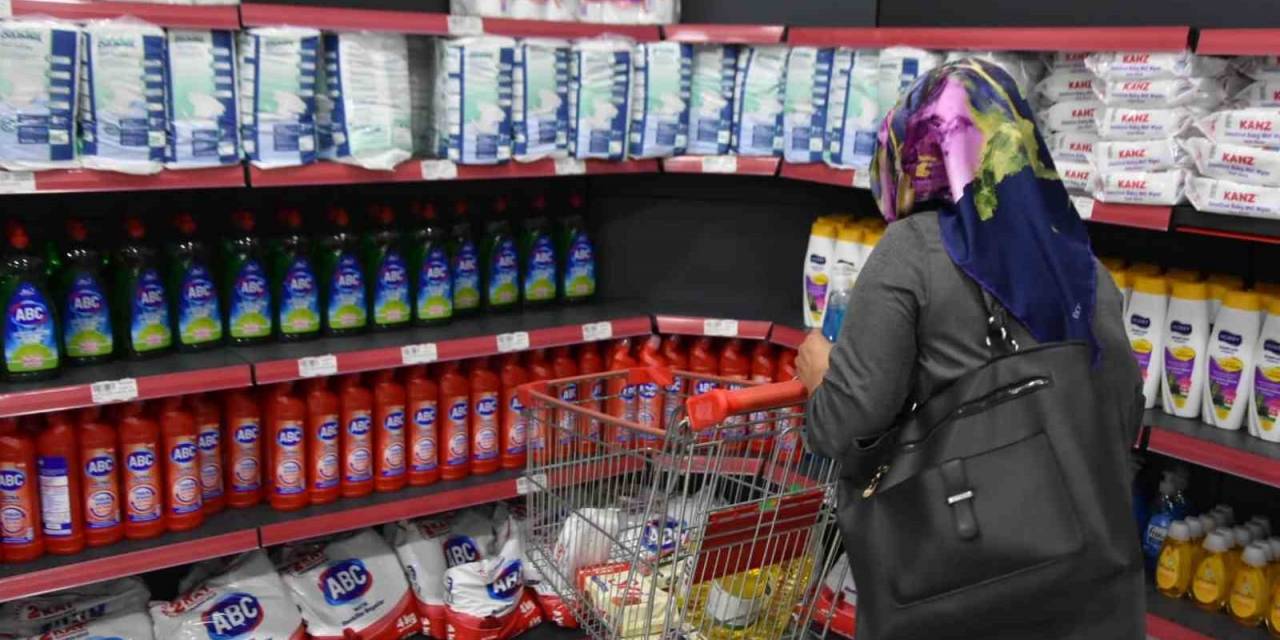 Niksar Belediyesi Sosyal Market Açtı