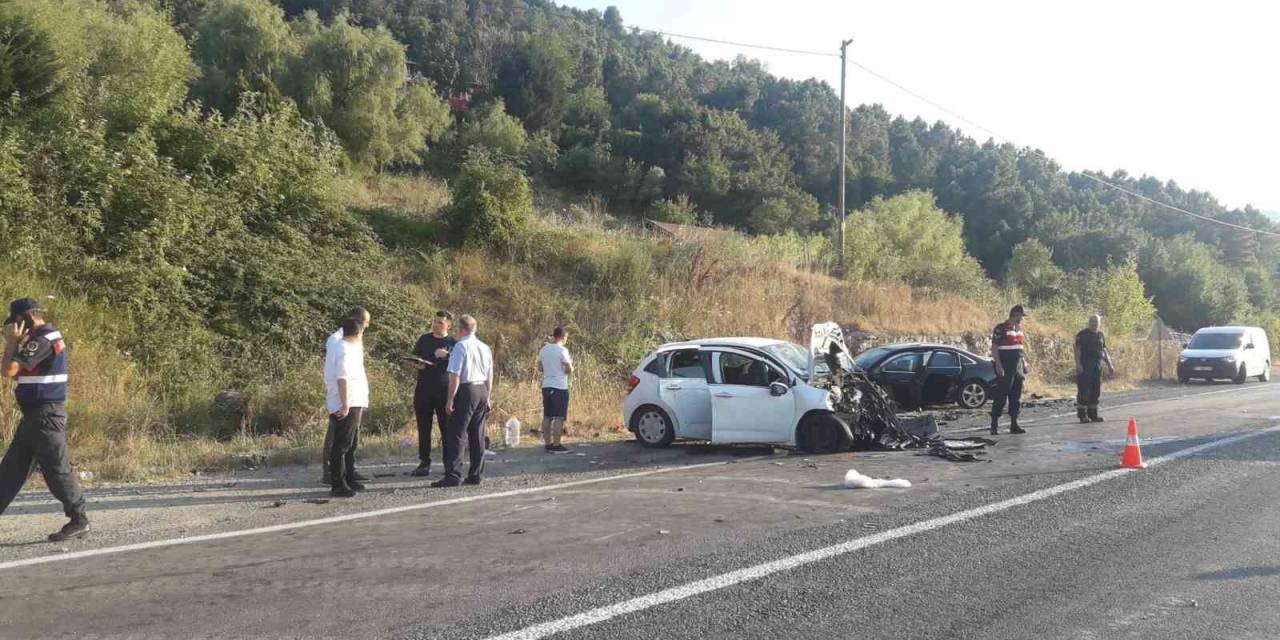 Yalova’da Feci Kaza: 2 Ölü, 5 Yaralı