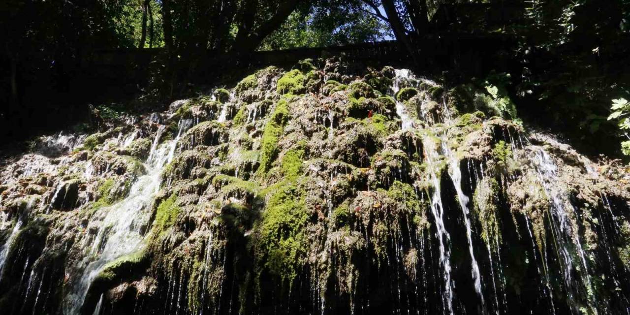 Daphne’nin Gözyaşı Harbiye Şelalesi Ziyaretçileri Kendine Çekiyor