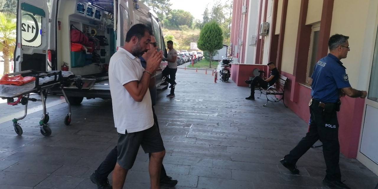 Elma Yiye Yiye Önce Çaldı, Yakalanınca Bıçakla Tehdit Etti