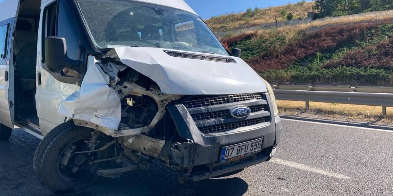 Ankara’da Trafik Kazası: 5 Yaralı