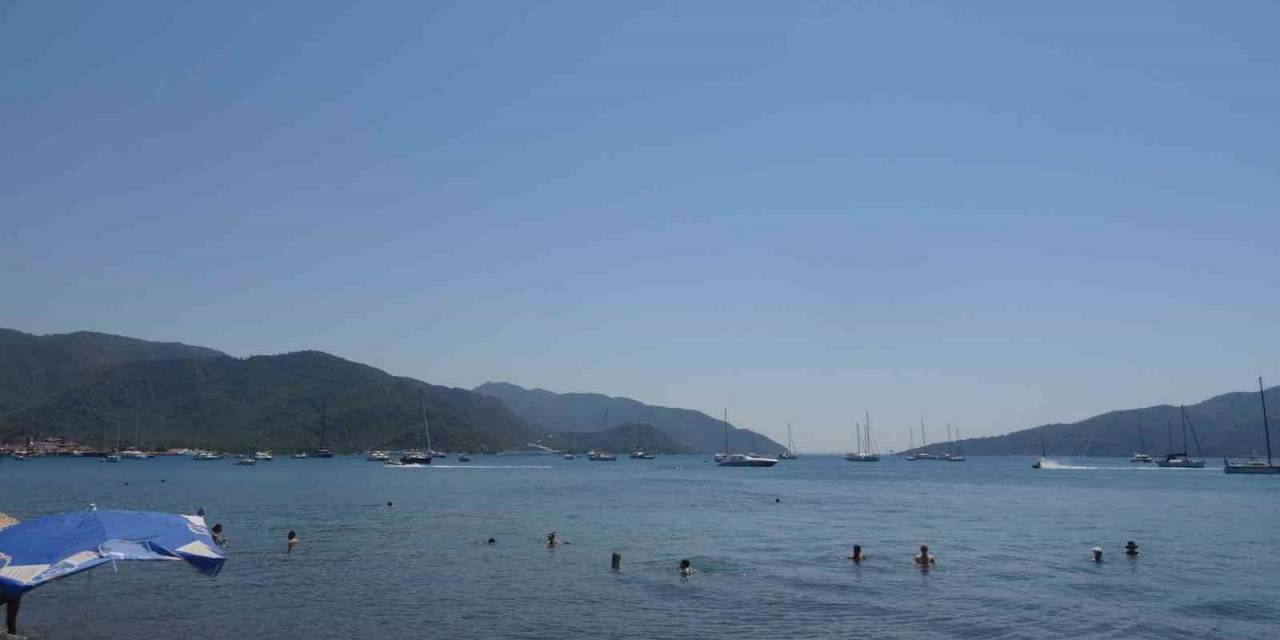 Marmaris’te Denizdeki Teknelerin Çokluğu Dikkat Çekiyor