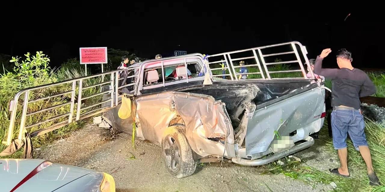 Tayland’da Yük Treni, İşçi Taşıyan Kamyonete Çarptı: 8 Ölü