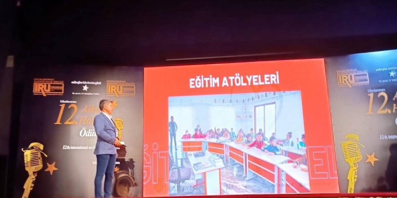 Pursaklar Belediyesi ’yılın Alkışı Hakeden Belediyesi’ Ödülünü Aldı