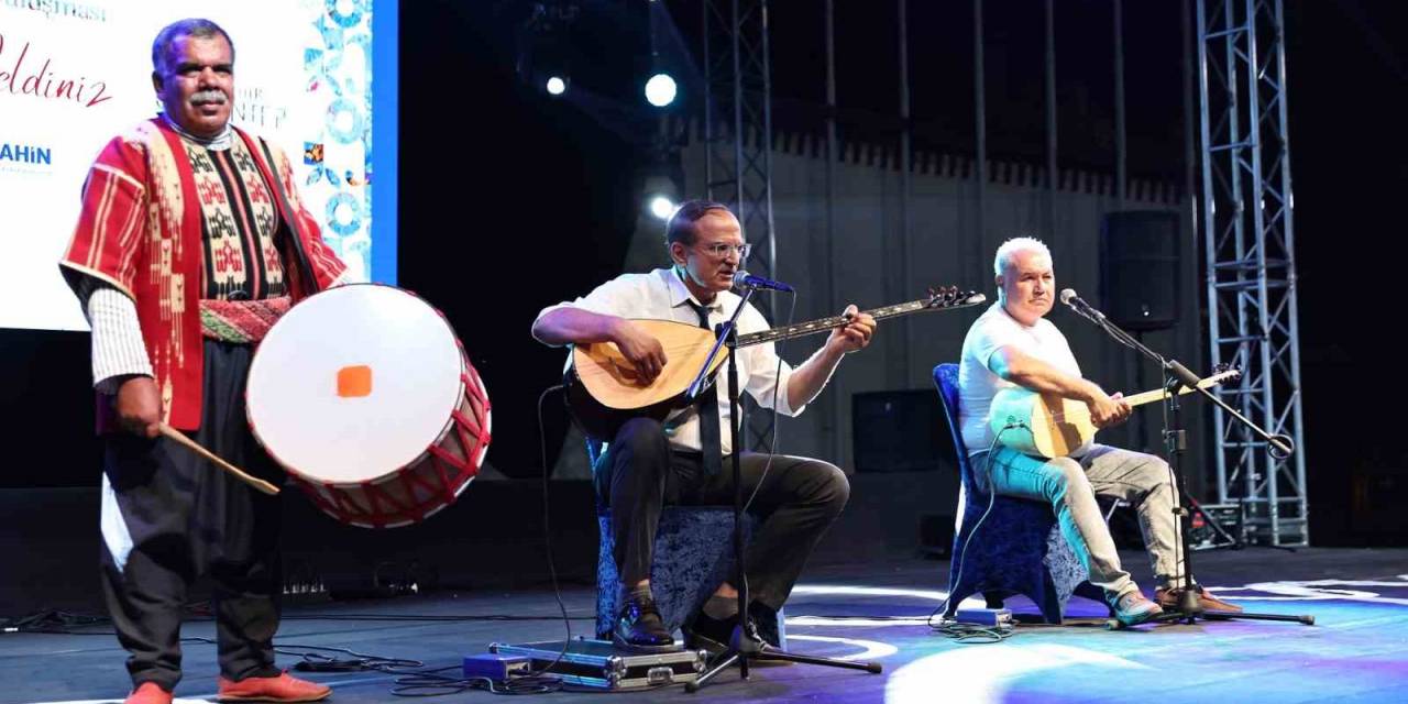 Hemşehri Dernekleri Festivali Renkli Görüntülerle Başladı