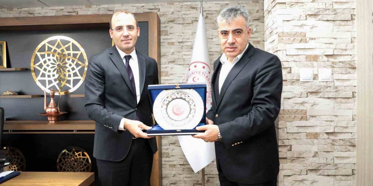 Ağrı Emniyet Müdürü Aydın’dan Vali Vekili Şimşek’e Veda Ziyareti