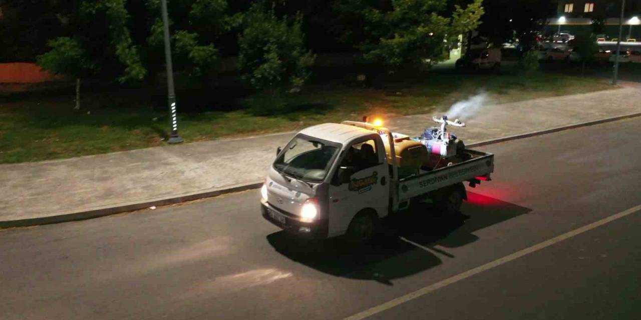 Serdivan’da Gece İlaçlamaları Sürüyor