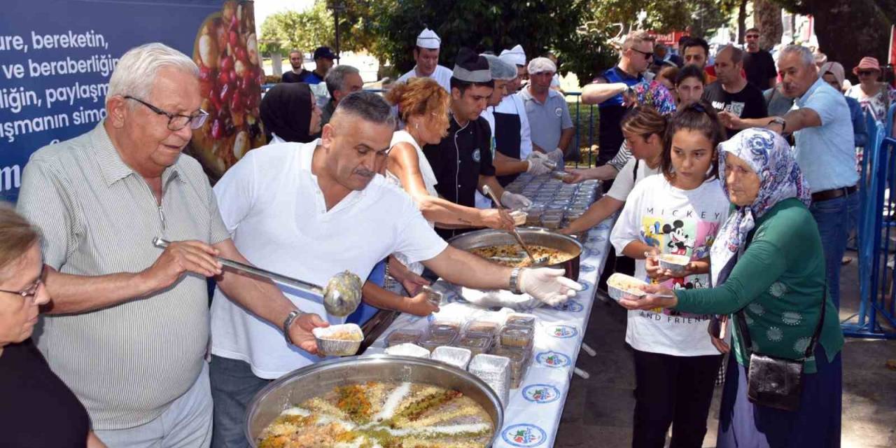 Kdz.ereğli Belediyesi 3 Bin Kişiye Aşure Dağıttı