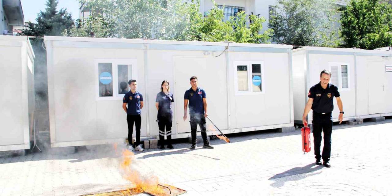 Gazetecilere Yangın Söndürme Eğitimi