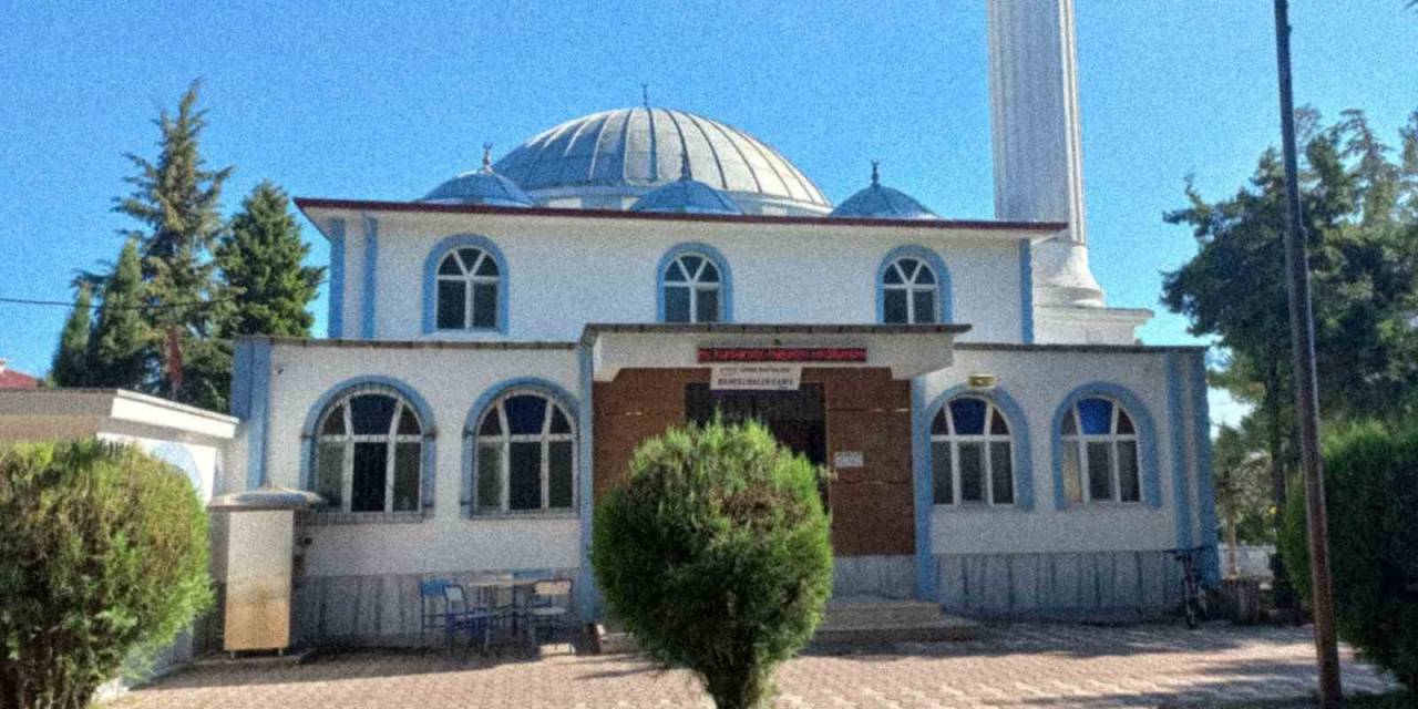 Kavgayı Ayırmaya Çalışan İmam Darp Edildi