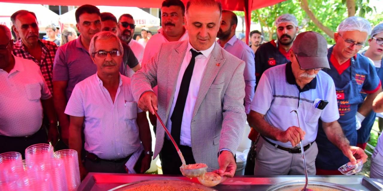 İncirliova’da Halk Aşureye Doydu