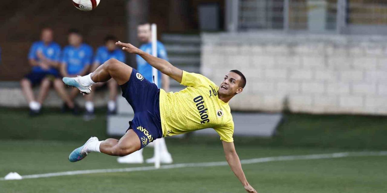 Mert Müldür Sarı-lacivertli Formayla İlk Antrenmanına Çıktı