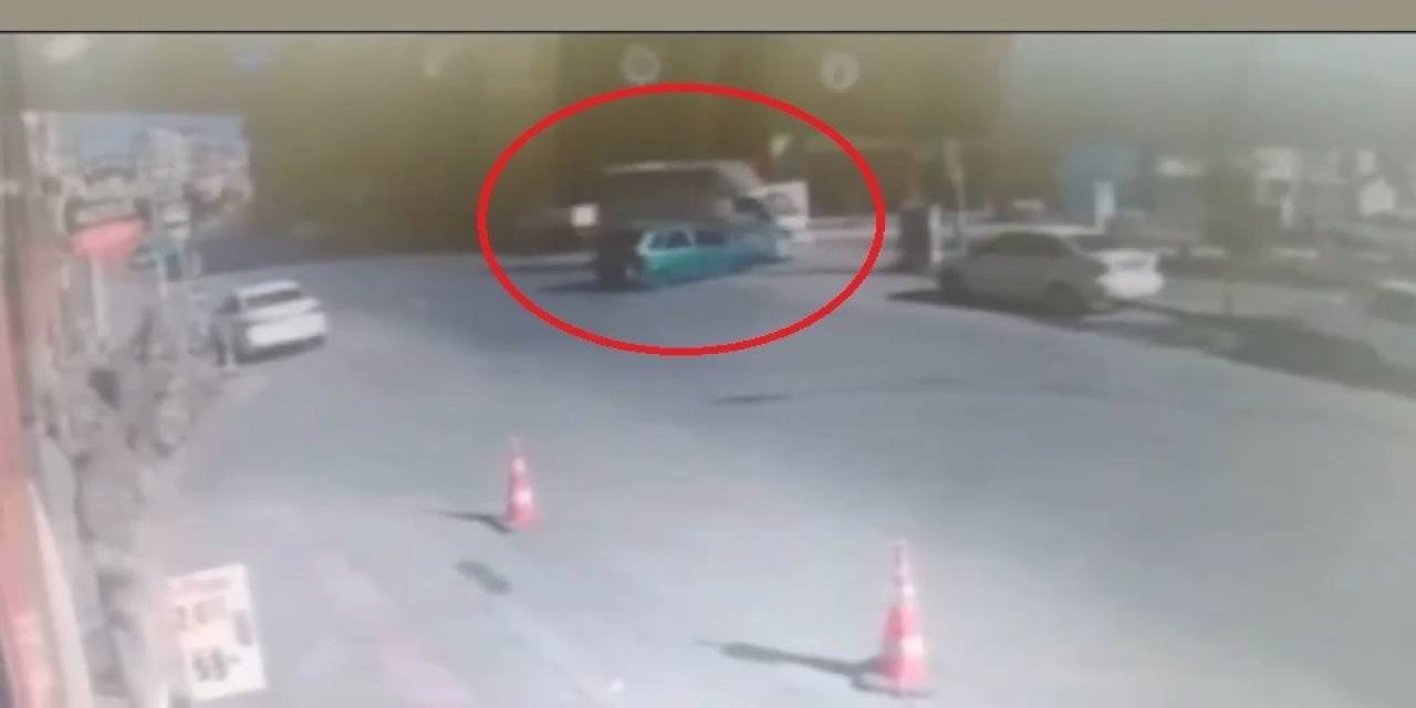 Yolu Ortalamayınca Kafa Kafaya Çarpıştılar
