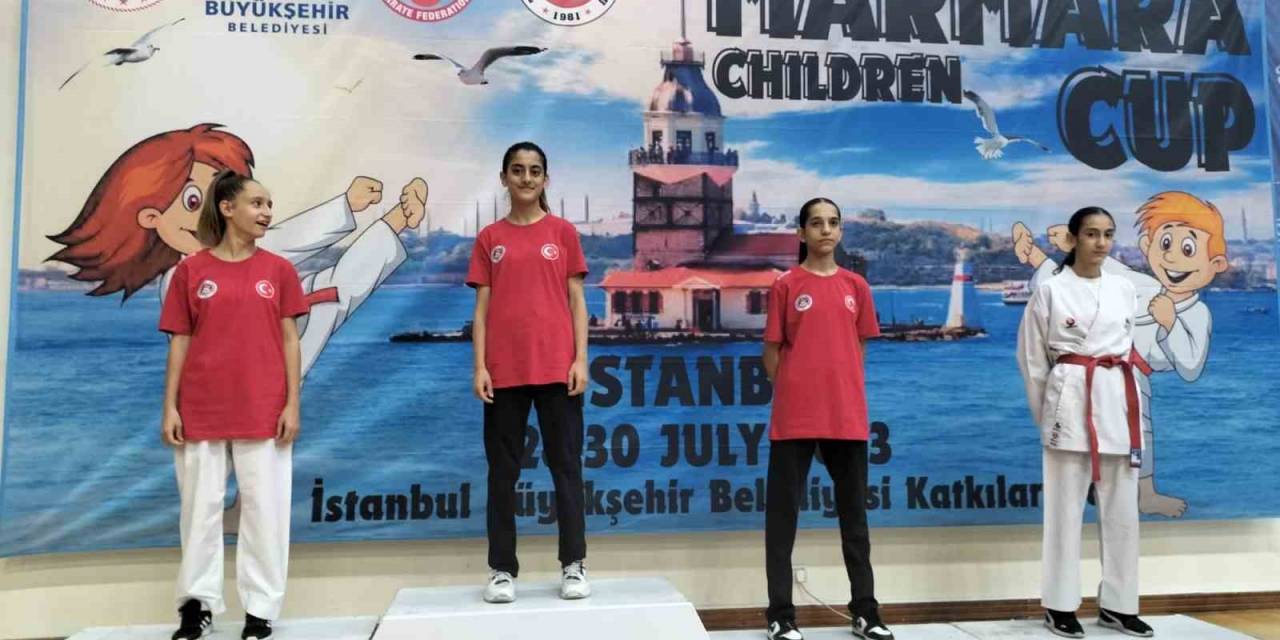 Rümeysa Gökenç Bilecik’i Milli Takım’da Temsil Etti