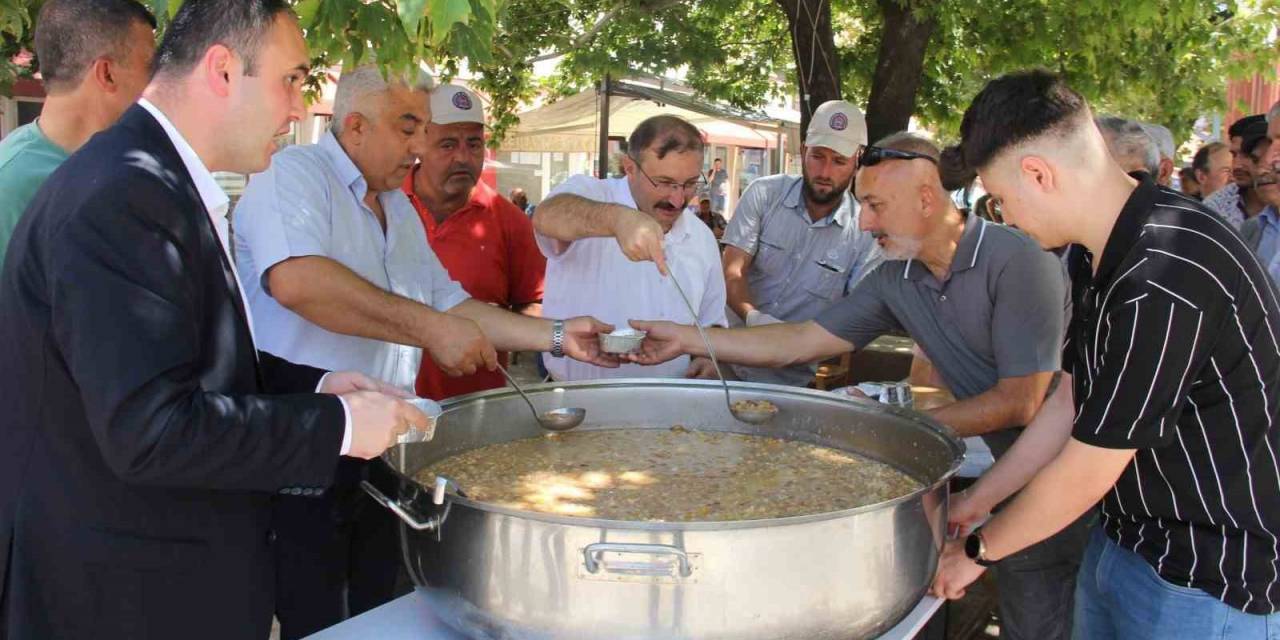 Hisarcık Belediyesinden Aşure İkramı