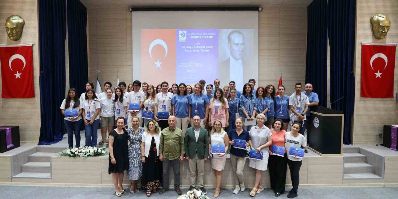 Buca’da Uluslararası Bilim Yaz Kampı Sona Erdi