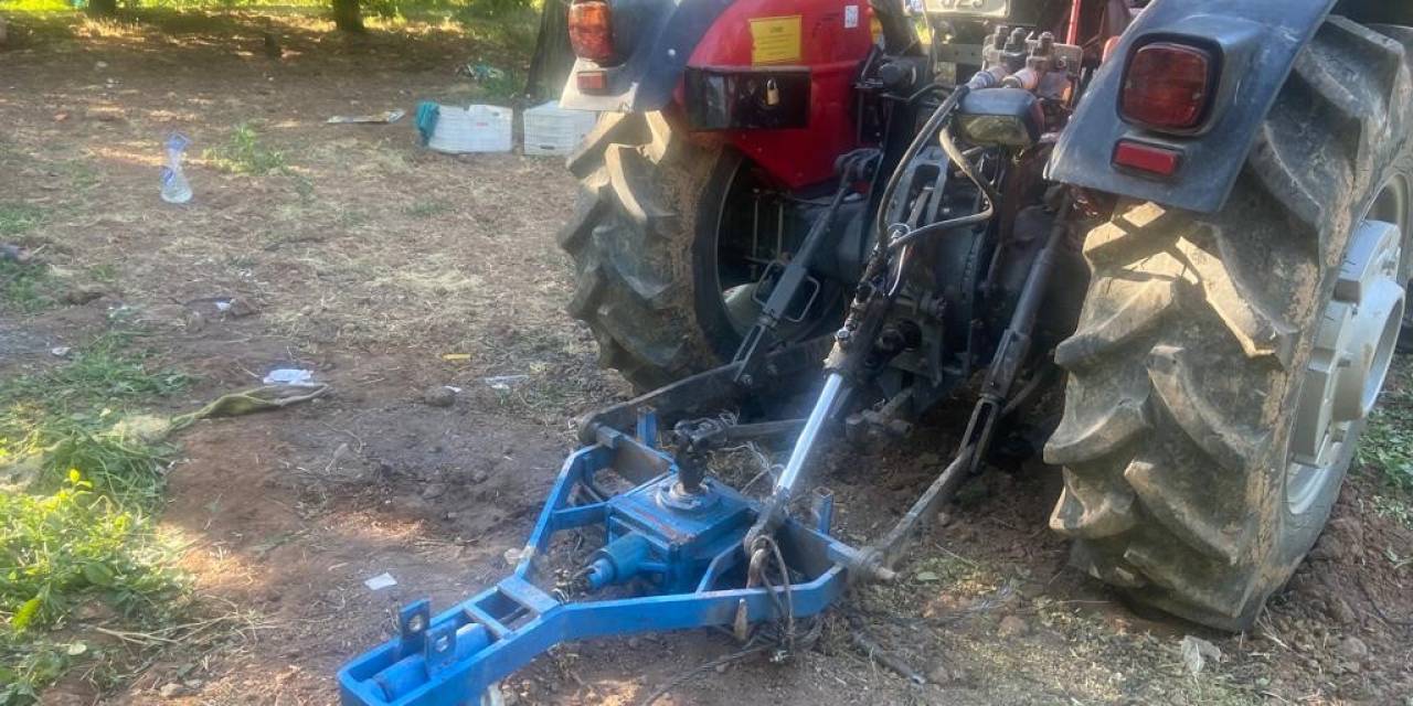 Traktörün Altında Kalan Kayısı Üreticisi Hayatını Kaybetti