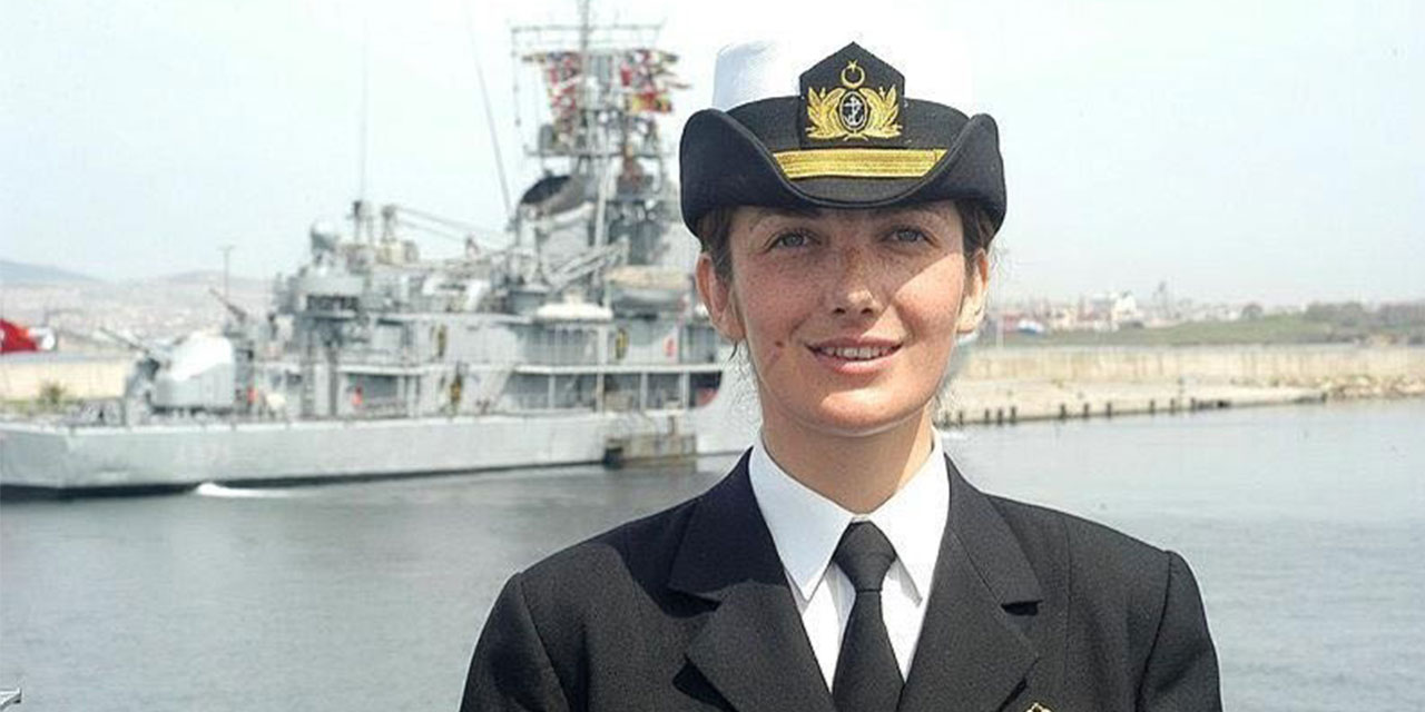 Cumhurbaşkanı Erdoğan, TSK'nın ilk kadın amirali Hemşehrisi Gökçen Fırat'ı tebrik etti