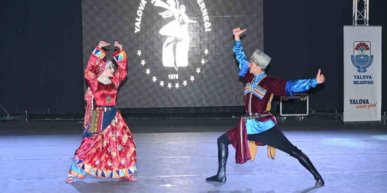 Dağıstan Devlet Halk Dansları Topluluğu Yalova’da Sahne Aldı