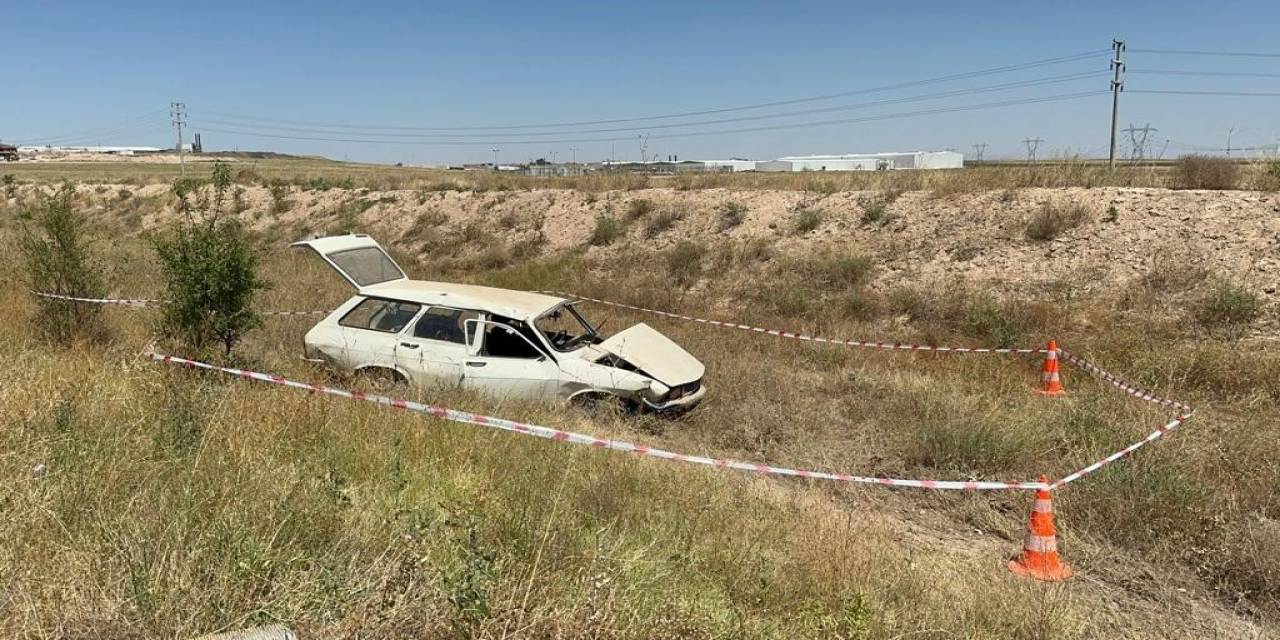 Şarampole Yuvarlanan Aracından Sağ Çıktı, Yardım İsterken Tır Çarpınca Öldü
