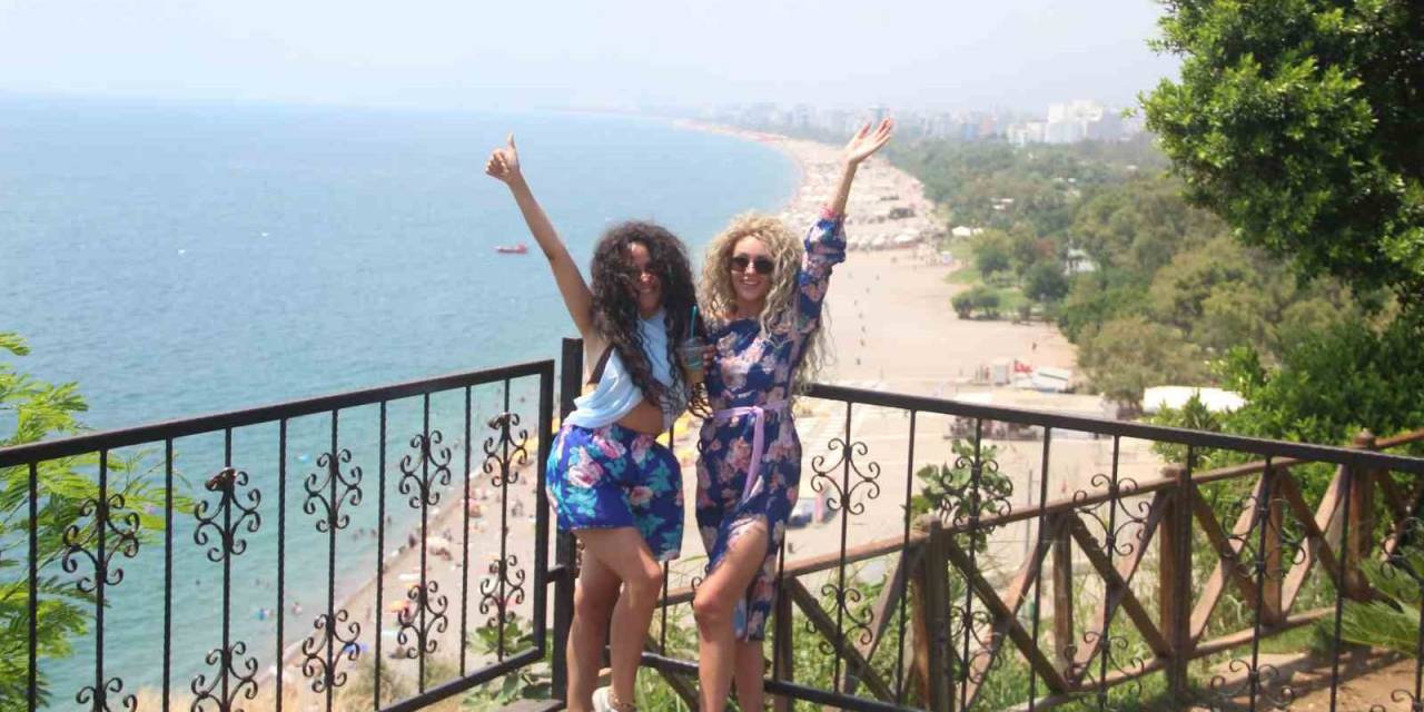 Antalya’da Nem Oranı Yüzde 76’ya Çıktı, Eyyamıbahur Bunalttı