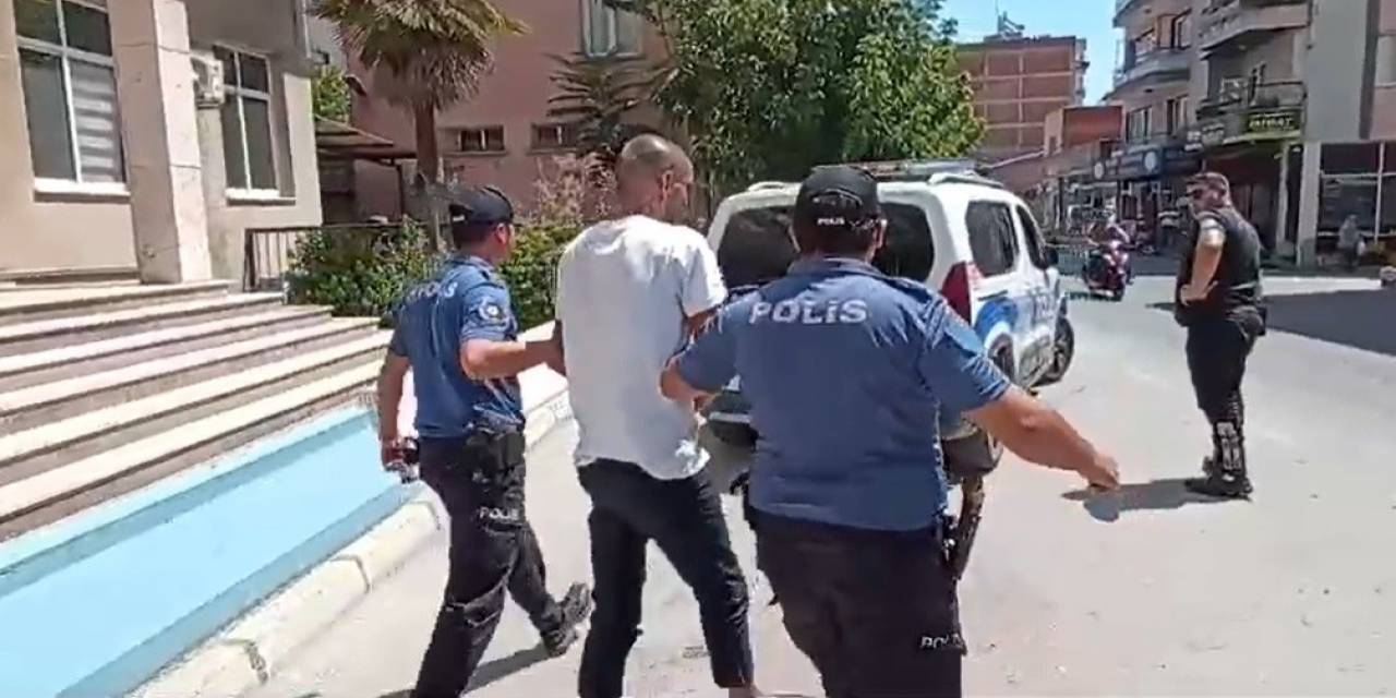 İzmir’de Hizmet Binasından 200 Metre Kablo Çalan Kişi Tutuklandı