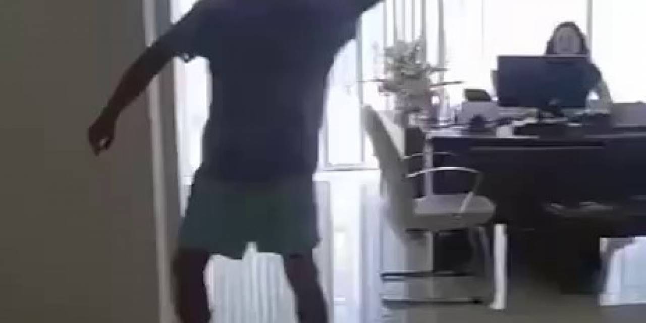 "34 Gündür Suyum Akmıyor" Deyip Asat Alanya Şubesi’ni Bastı, Evinin Vanası Kapalı Çıktı