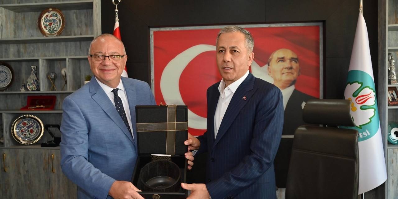 Bakan Yerlikaya’ya Manisa Sunumu