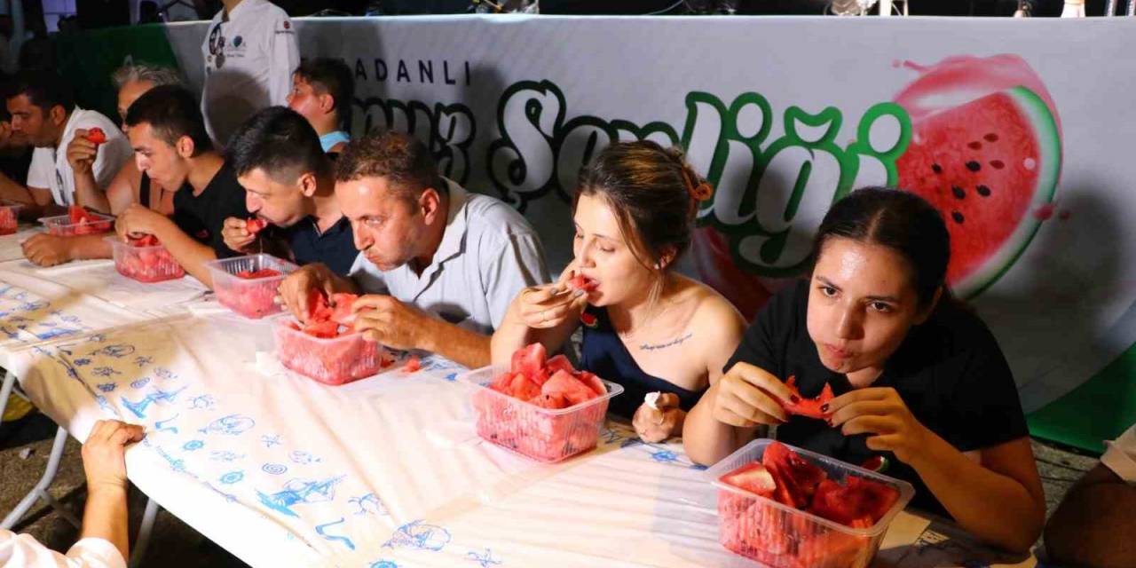 Tekirdağ’da Karpuz Yeme Yarışması: 2 Kilo Karpuzu Yiyen Altın Kazandı