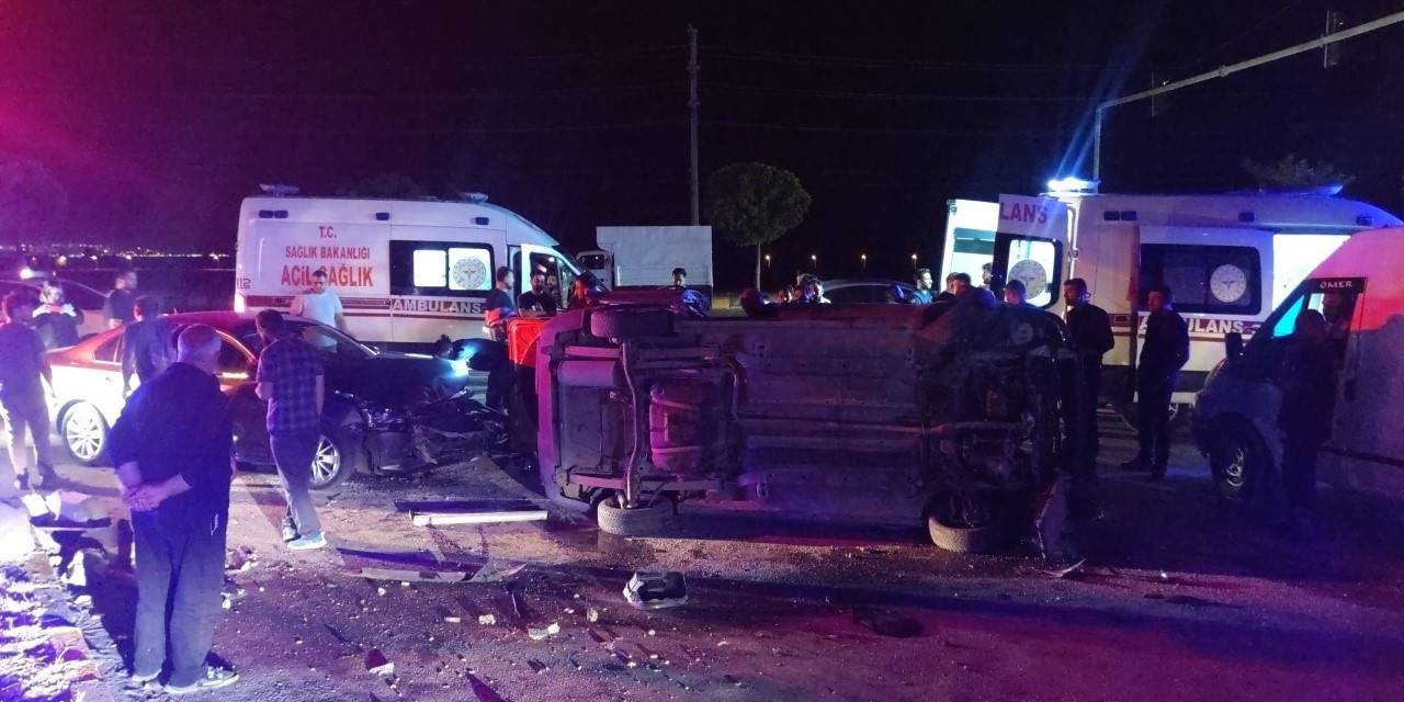 Van’da Otomobil İle Hafif Ticari Araç Çarpıştı: 2 Hafif Yaralı