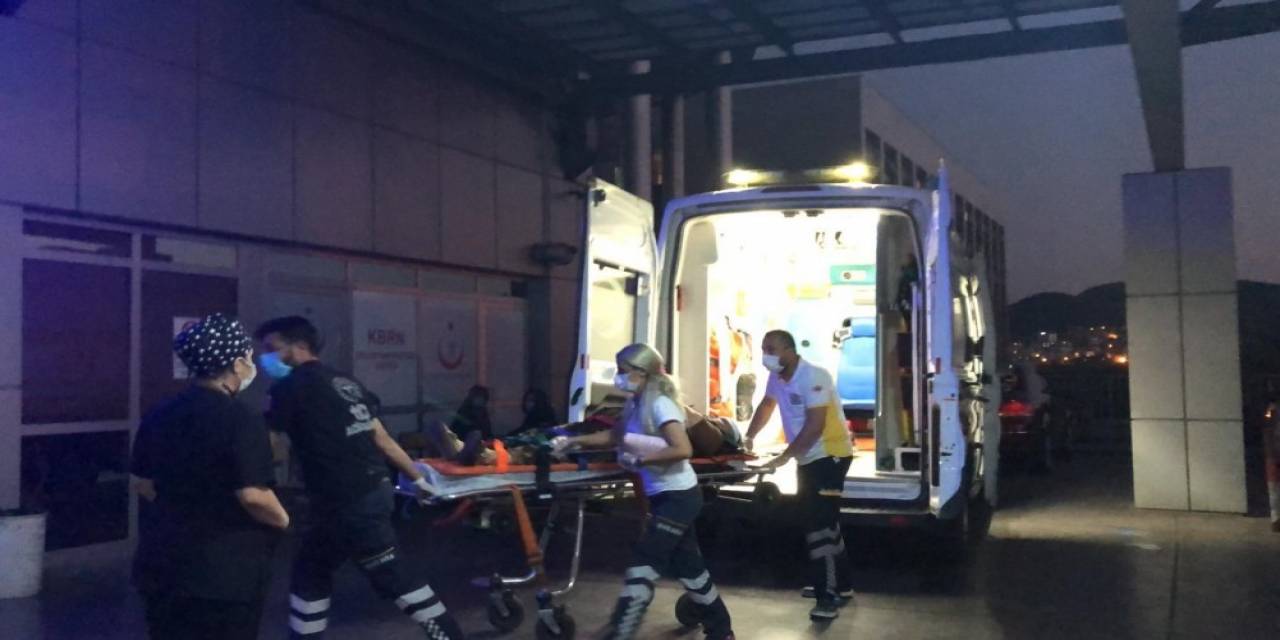 Yayalara Yol Vermek İsterken Kaza Oldu: 1 Yaralı