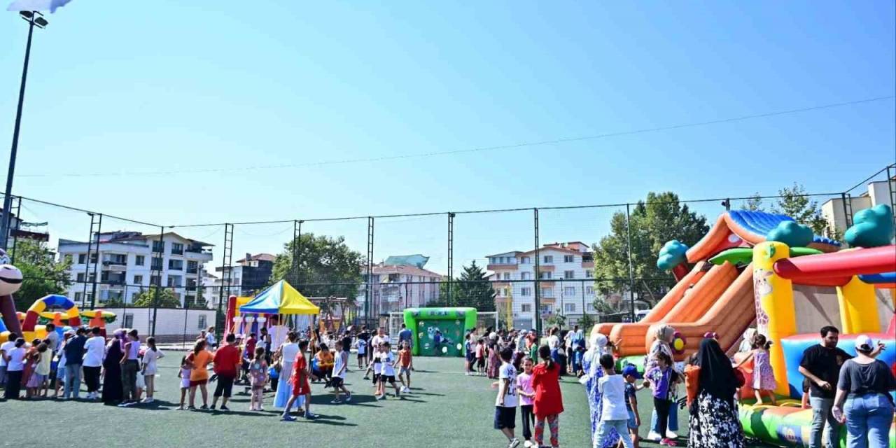 Yalova Belediyesi Etkinliğinde Çocuklar Gönüllerince Eğlendi