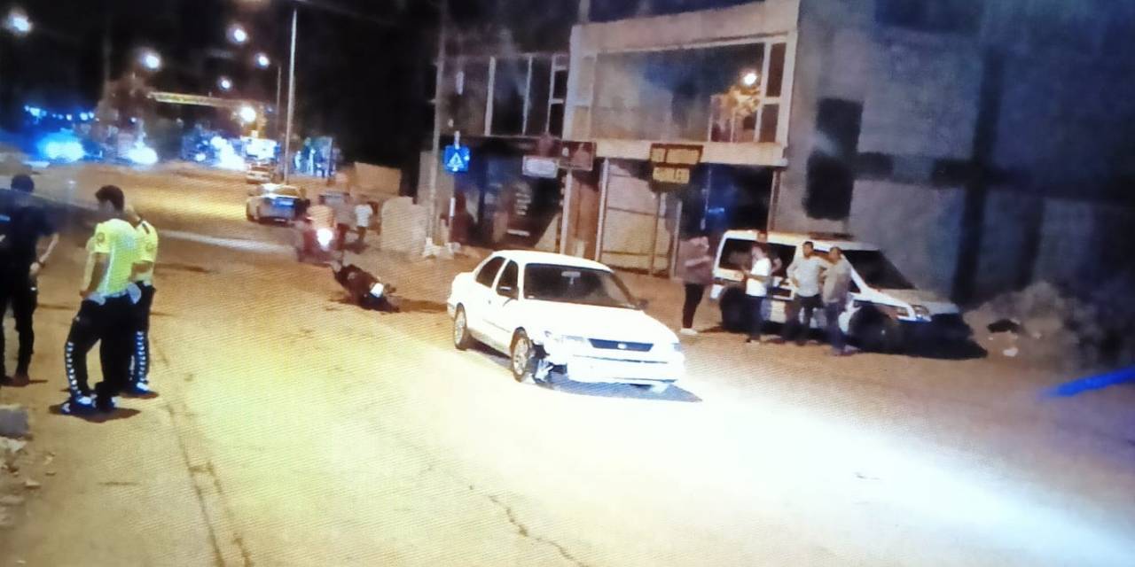 Otomobil İle Motosiklet Çarpıştı: 3 Yaralı