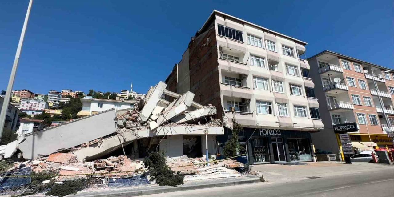 Bina Yıkımında Facianın Eşiğinden Dönüldü, Valilik Soruşturma Başlattı