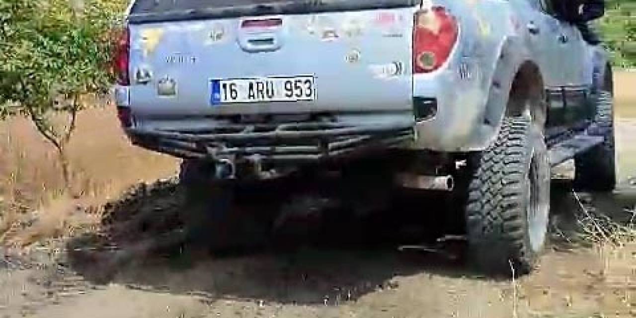 Bursa’da Yangına Off-road Araçlarıyla Müdahale