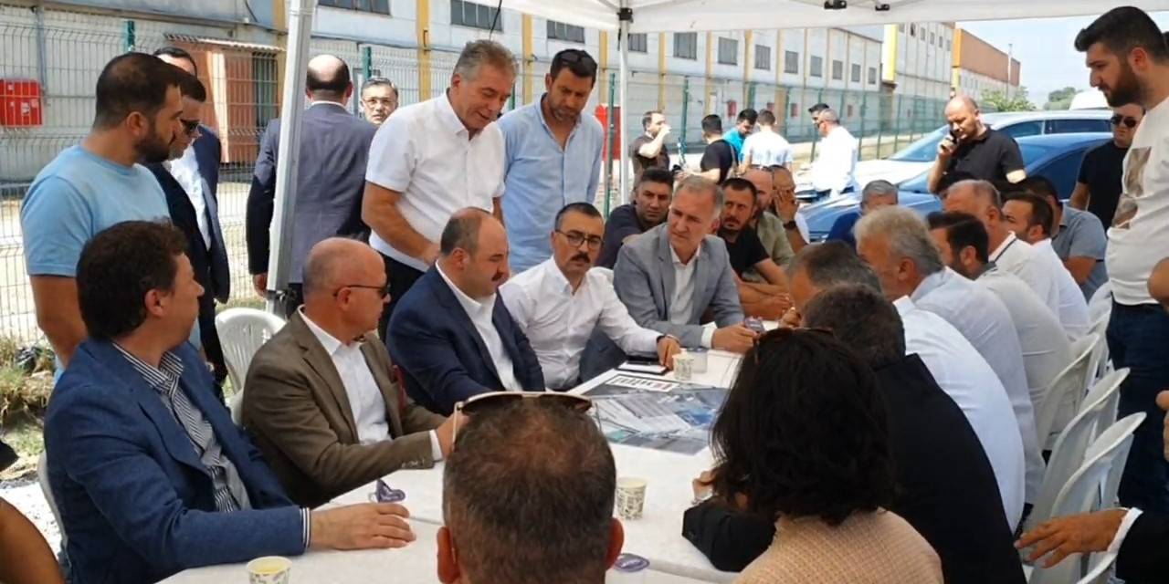 Varank, İnegöl Osb’deki Yangından Etkilenen Esnafla Bir Araya Geldi