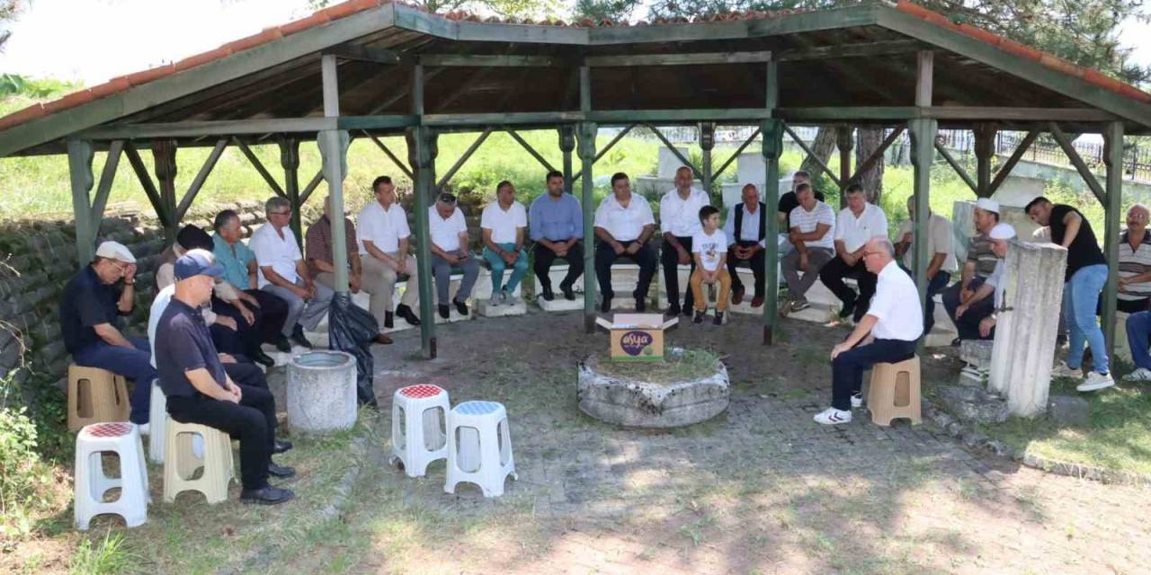 Denizer, Kabri Başında Anıldı