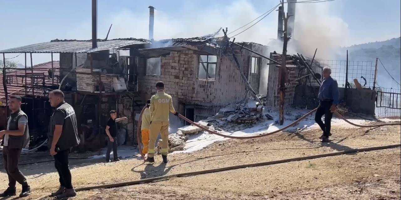 Burdur’da Ev Alev Alev Yandı