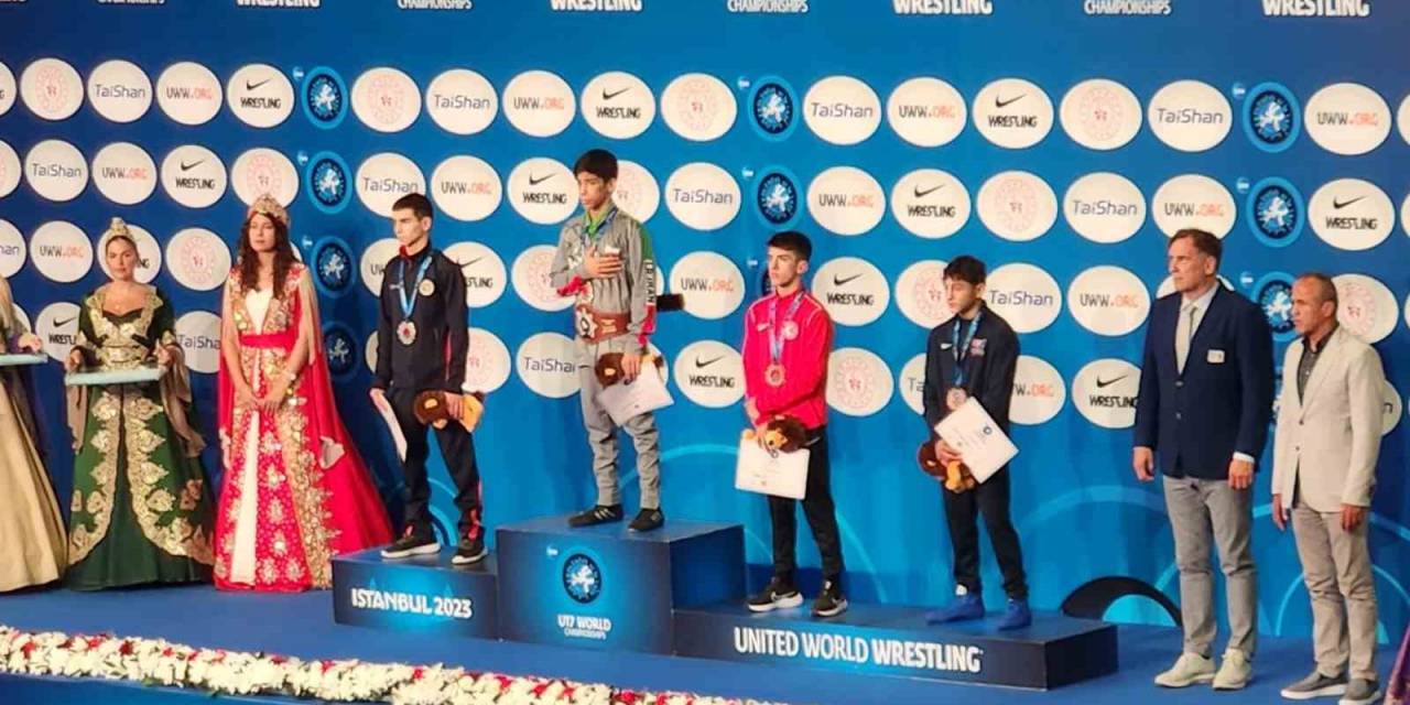 Ebubekir Gür’den Bronz Madalya